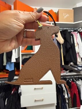 Hermes Petit Charm dog